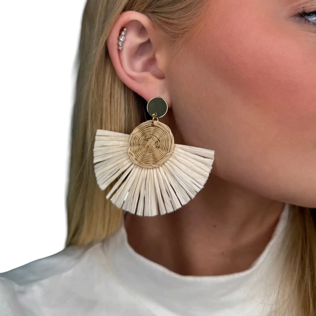 Last True Angel Raffia Fan Earring Natural