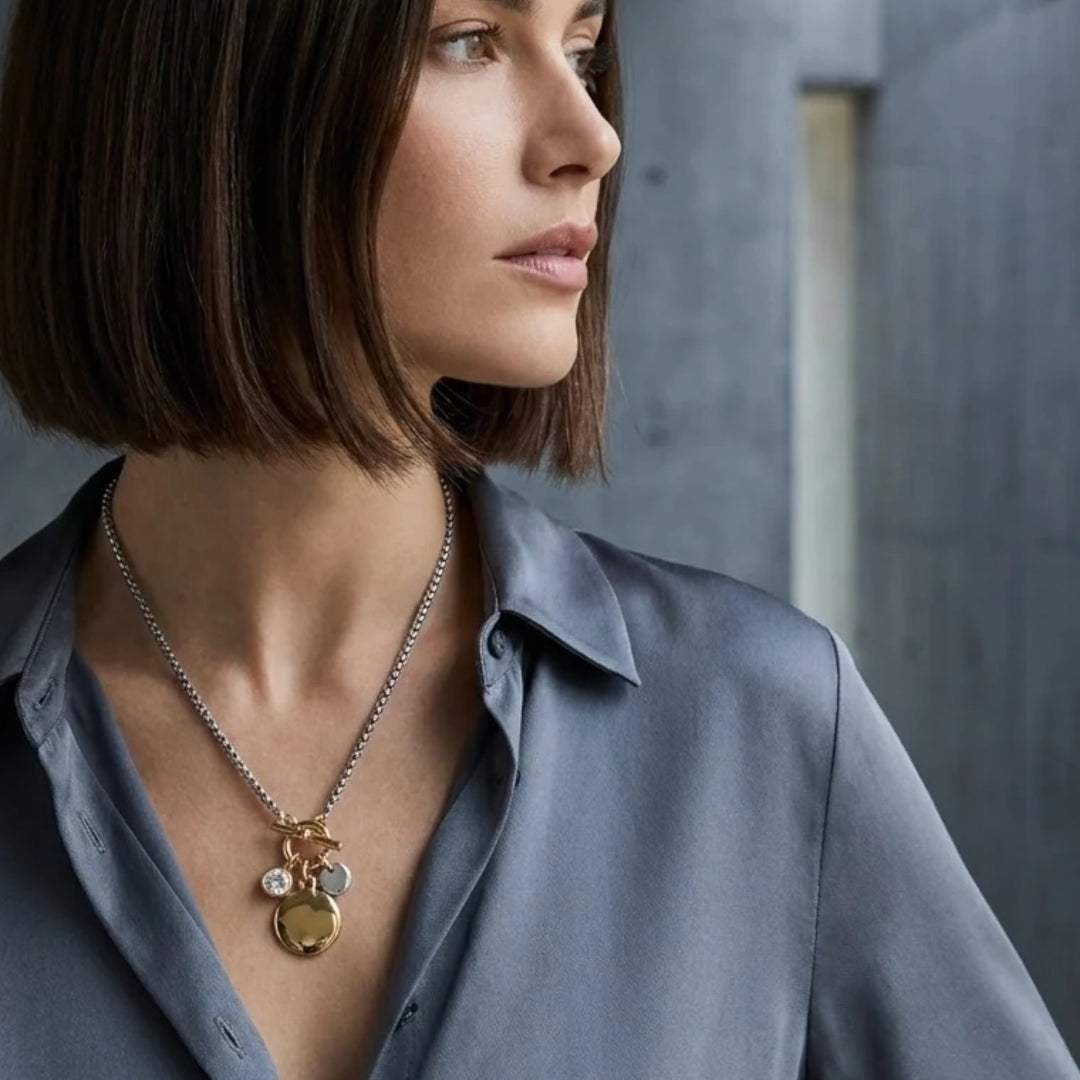 Envy Short Fine Snake Chain Necklace with Gold Pendant