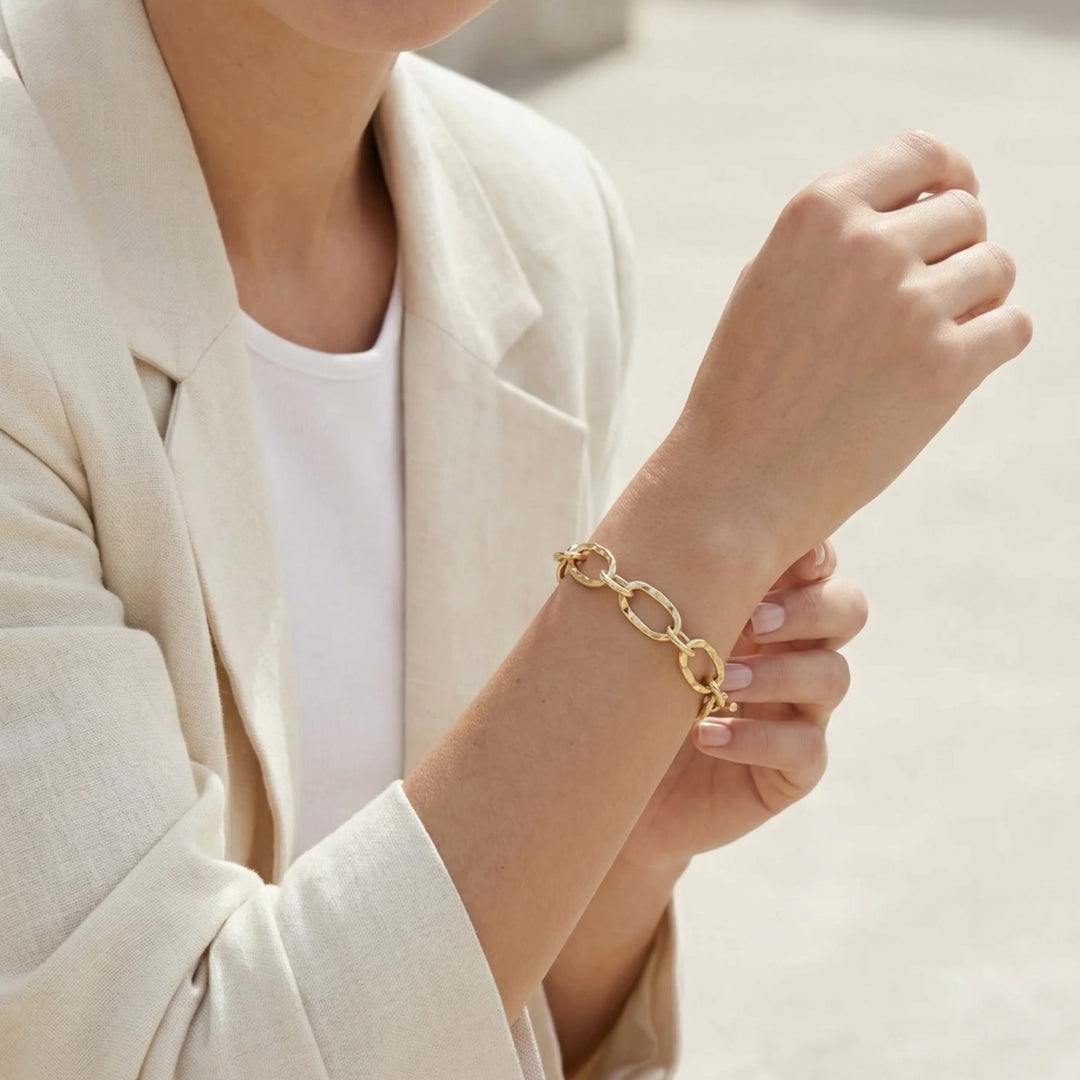 Envy Large Loop T-Bar Bracelet Gold