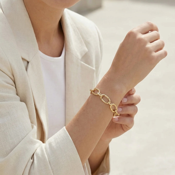Envy Large Loop T-Bar Bracelet Gold