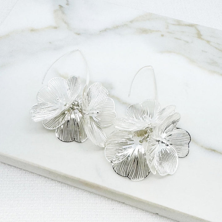 Envy Long Petal Design Earring Silver