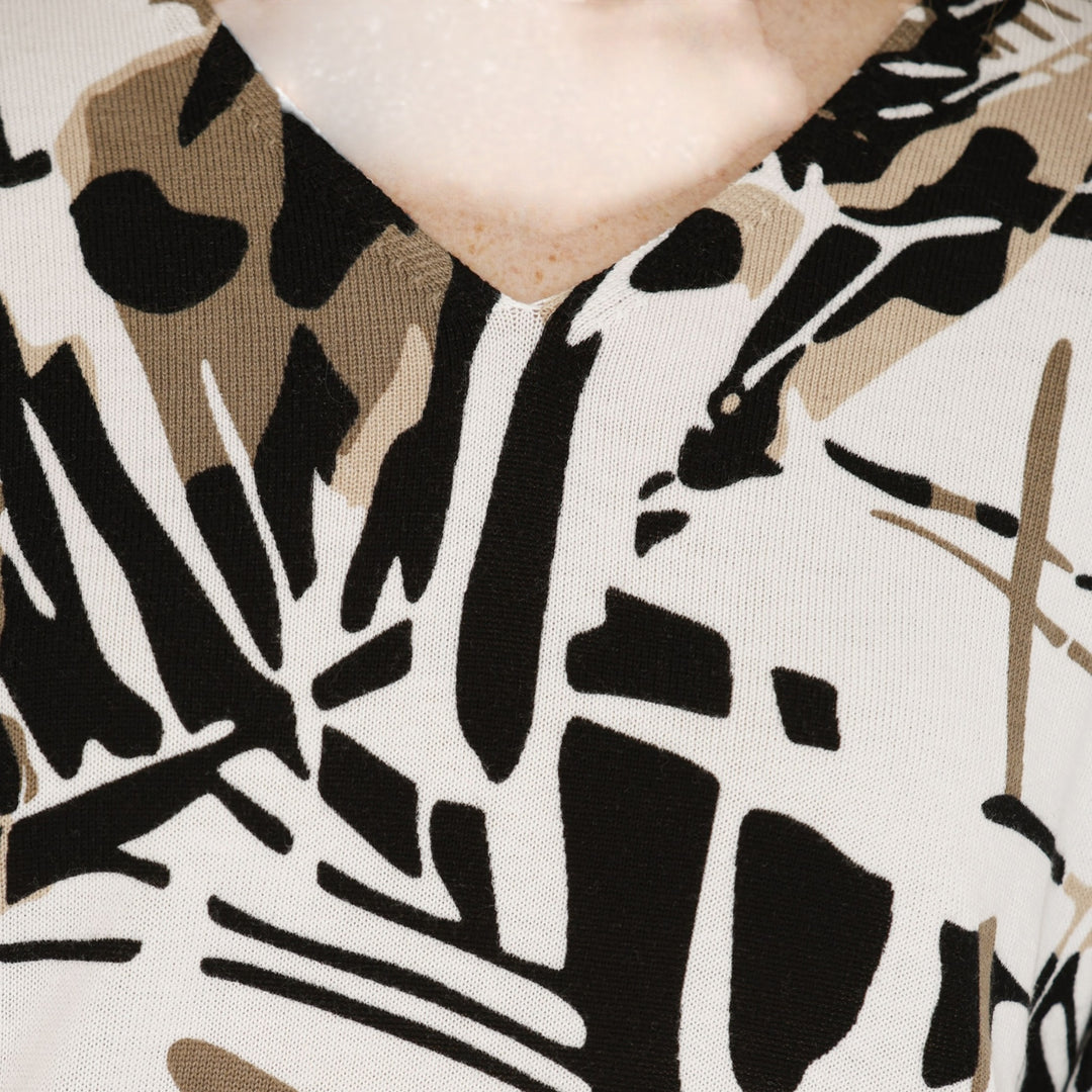 Gollehaug V-Neck Printed Sweater Black and Toffee