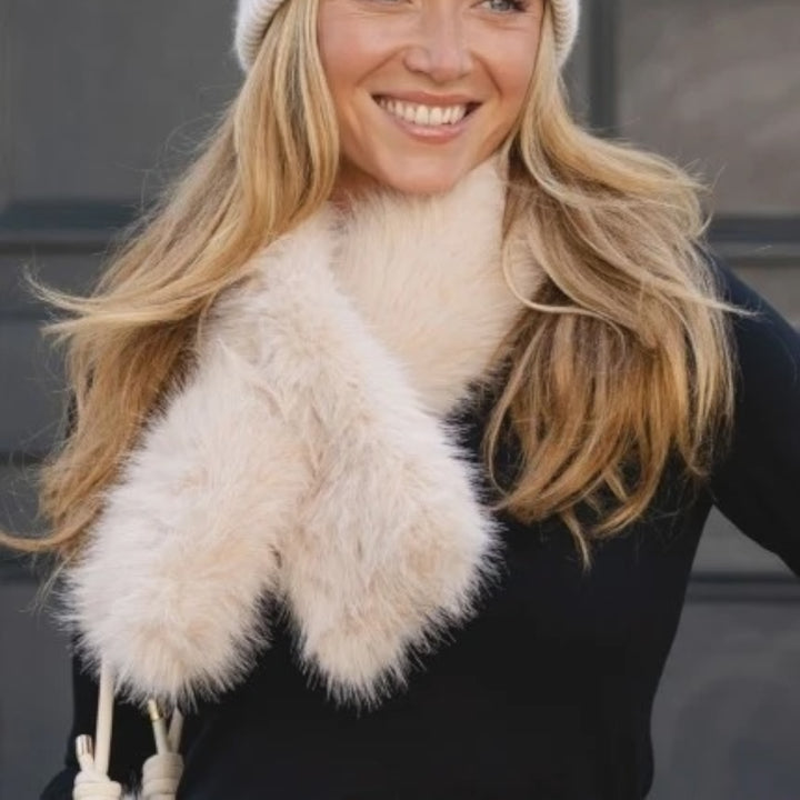 Park Lane Faux Fur Scarf Linen
