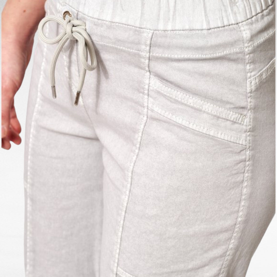 TONI-SUE-JOGPANTS-SOFT-GREY-27-24_1805-33_82-close-up